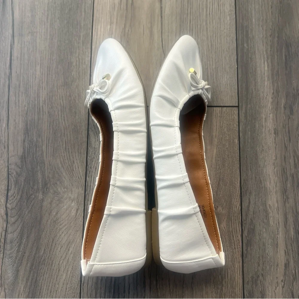 White Mountain Sakari White Ballet Flats with Bow 8.5 - Picture 7 of 10